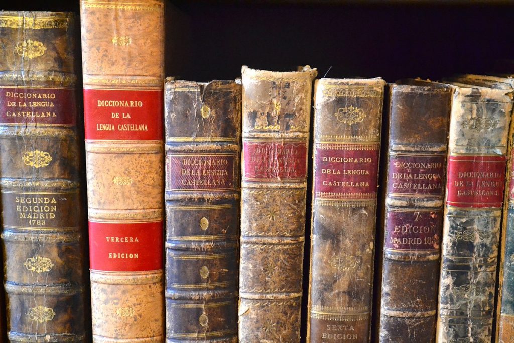 Varios diccionarios, ediciones antiguas