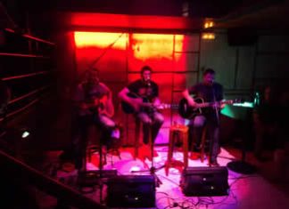 Música por las venas Alberto Cabrerizo tocando con su grupo.