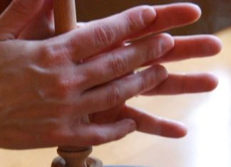 El chocolate: desde las tierras de Aztlán hasta las montañas helvéticas Molinillo de chocolate mexicano