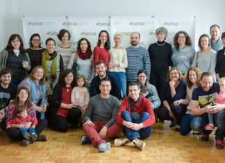 Asetrad estrena sede Grupo de socios en la sede de Asetrad