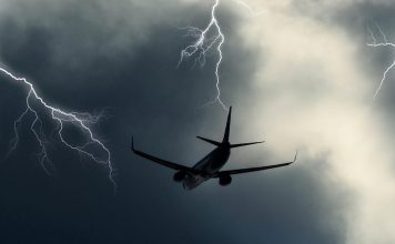 Aviación y meteorología, la traducción de una relación simbiótica Avión en una tormenta
