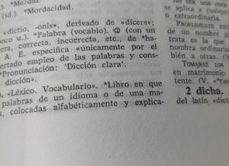 Cuatro usos alternativos de un diccionario Diccionario abierto en la definición de 'diccionario'.