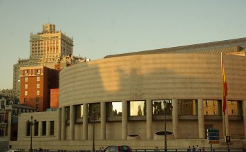 Hacia licitaciones justas: avances iniciales en la valorización de los intérpretes de conferencia, pero el desafío persiste. ¿Actuamos?